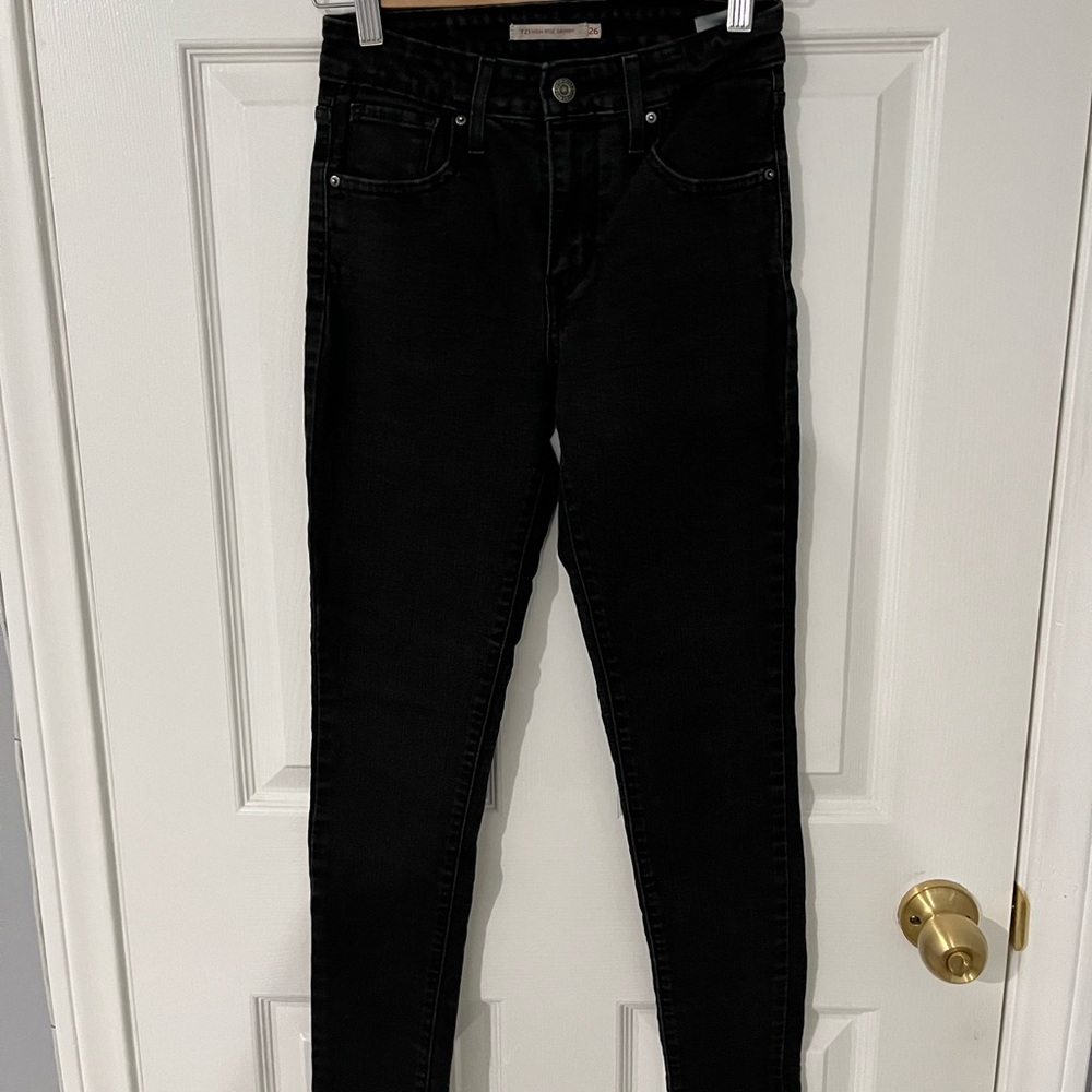 Levi’s high waisted black jeans size 26